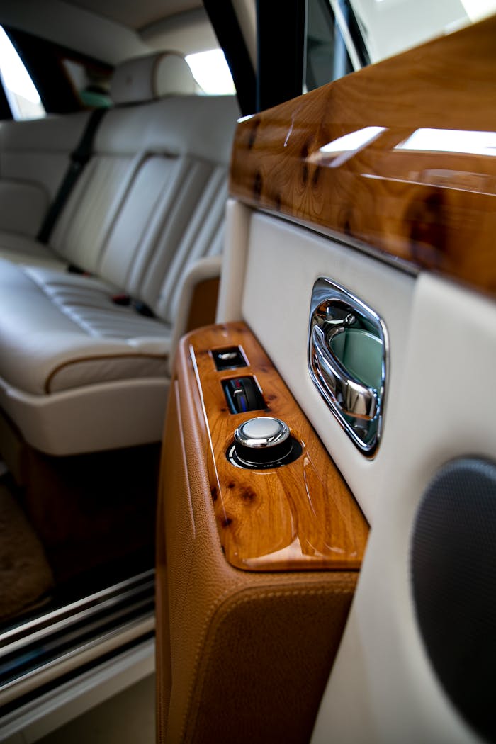 Rolls Royce Phantom door